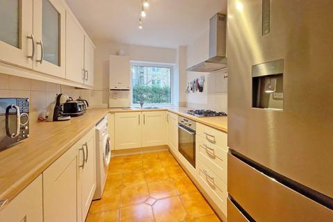 3 bedroom flat for sale, Rutland Drive, Howard Court, HG1