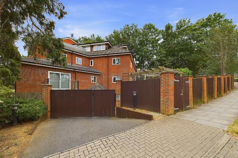 2 bedroom apartment for sale, Luca Court, Bromley BR2