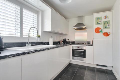 4 bedroom link detached house for sale, Cornfield Way, Worthing