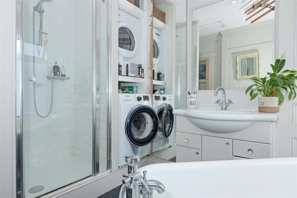 4 104 Marine Parade 8.JPG