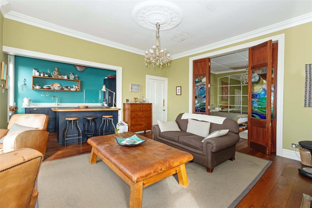 4 104 Marine Parade 5.JPG