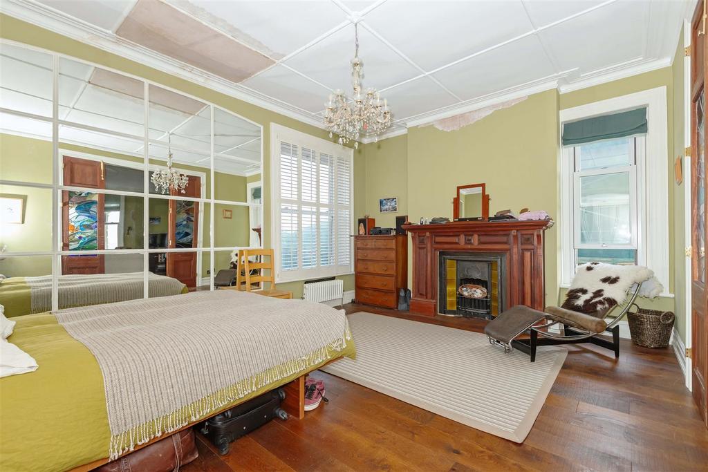 4 104 Marine Parade.JPG