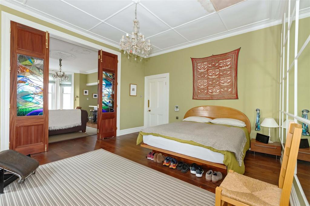4 104 Marine Parade 2.JPG