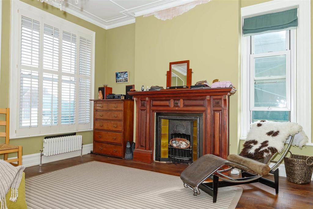 4 104 Marine Parade 1.JPG