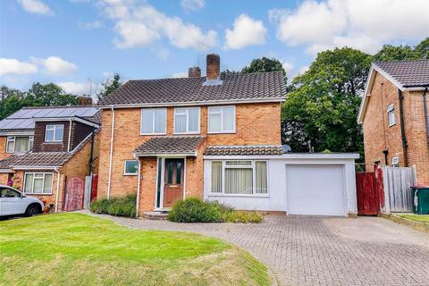 3 bedroom detached house for sale, Home Close, Crawley, West Sussex