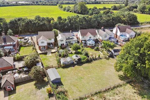 4 bedroom detached house for sale, Bishopstone Road, Aylesbury HP17