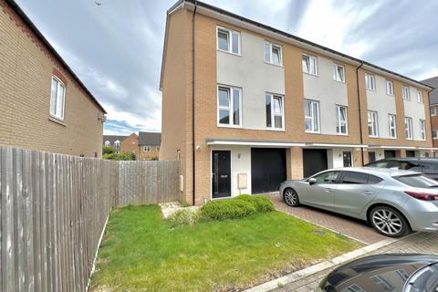 4 bedroom end of terrace house for sale, Peterborough PE3