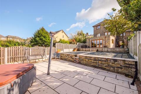 5 bedroom semi-detached house for sale, Huddersfield Road, Wyke, Bradford