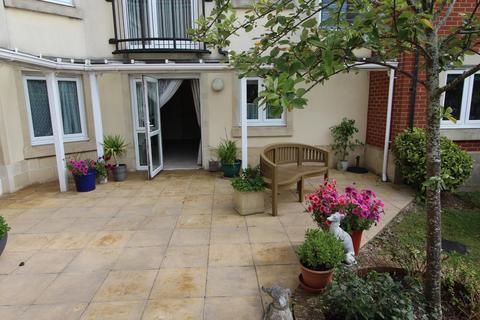 1 bedroom flat for sale, , Lymington Road, Highcliffe, BH23 5HD