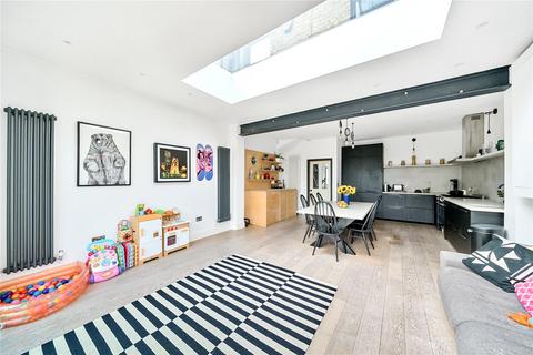 4 bedroom terraced house for sale, Lankaster Gardens, London, N2