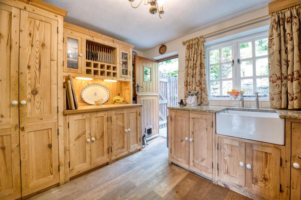 Blue Mountains, Duffield DE56 3 bed terraced house for sale £350,000