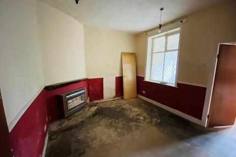 2 bedroom end of terrace house for sale, Oldham Road, Oldham OL4