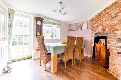 4 bedroom semi-detached house for sale, Woodmans Green Road, Whatlington, Battle