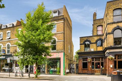 1 bedroom flat for sale, Stoke Newington High Street, London, N16