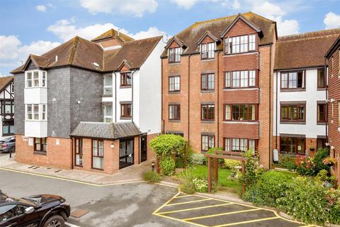 2 bedroom flat for sale, Station Street, Lewes, East Sussex