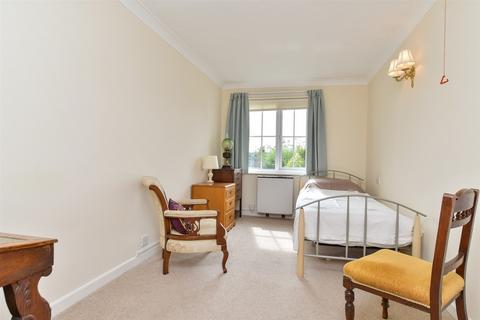 2 bedroom flat for sale, Station Street, Lewes, East Sussex