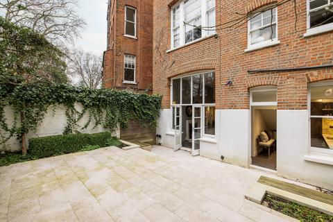 2 bedroom flat for sale, Embankment Gardens, Chelsea, SW3.