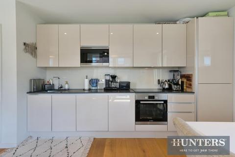 1 bedroom flat for sale, Durham Wharf Drive, Brentford