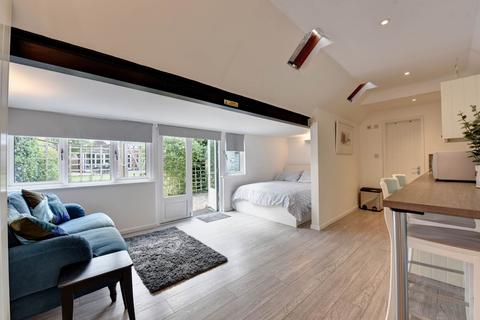 Studio to rent, Oakfield Cottage, Lower Shiplake