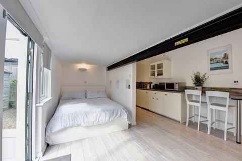 Studio to rent, Oakfield Cottage, Lower Shiplake