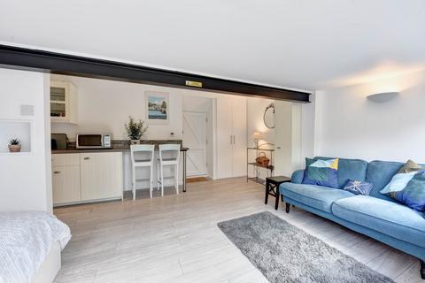 Studio to rent, Oakfield Cottage, Lower Shiplake