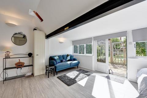 Studio to rent, Oakfield Cottage, Lower Shiplake