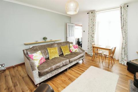 115 Beacon Road, Bradford, BD6 3EH