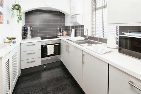 115 Beacon Road, Bradford, BD6 3EH