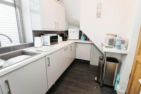 115 Beacon Road, Bradford, BD6 3EH