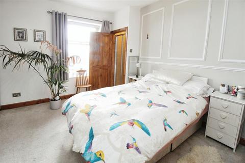 115 Beacon Road, Bradford, BD6 3EH