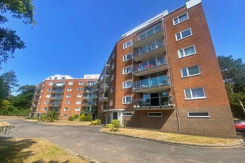 3 bedroom flat for sale, West Cliff