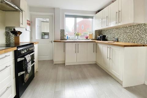 3 bedroom semi-detached house for sale, Meadow Farm Drive, Shrewsbury