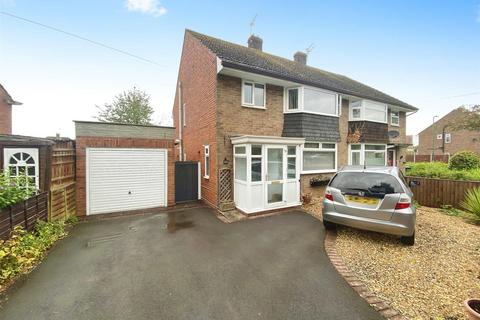 3 bedroom semi-detached house for sale, Meadow Farm Drive, Shrewsbury