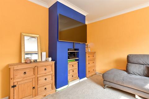 34 Barnstaple Road, Romford, RM3 7SS