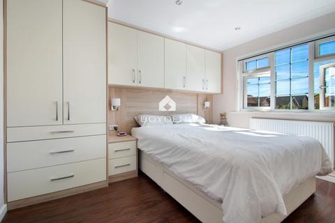 10 Charnock Close, Kirby Cross, Frinton-on-sea, CO13 0RT