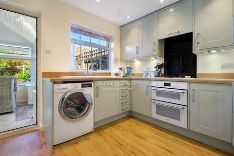 10 Charnock Close, Kirby Cross, Frinton-on-sea, CO13 0RT