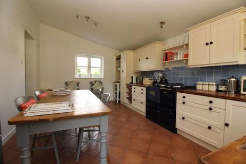 4 bedroom detached house to rent, The Village, Burrington