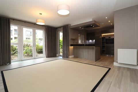 2 bedroom flat to rent, Mansionhouse Court, Glasgow, Glasgow City, G41