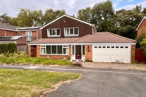 4 bedroom detached house for sale, Hollies Way, Thurnby, Leicester, LE7