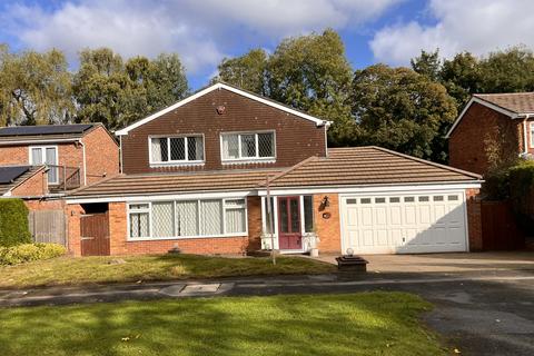 4 bedroom detached house for sale, Hollies Way, Thurnby, Leicester, LE7