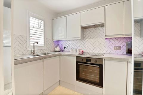 27 Benton Close, Witham, CM8 1JT
