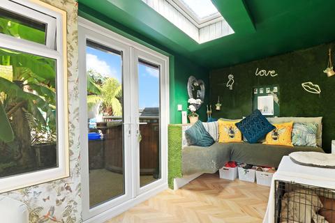 27 Benton Close, Witham, CM8 1JT