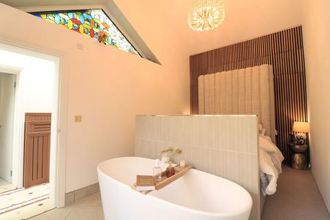 27 Benton Close, Witham, CM8 1JT