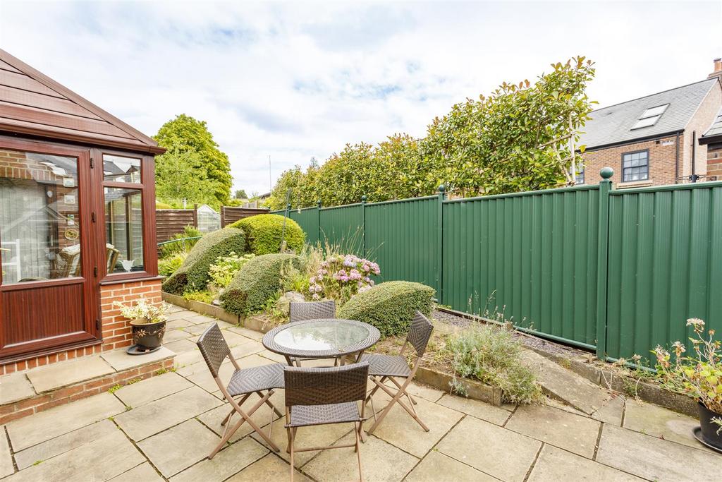 11 Atcheley Close 2.jpg