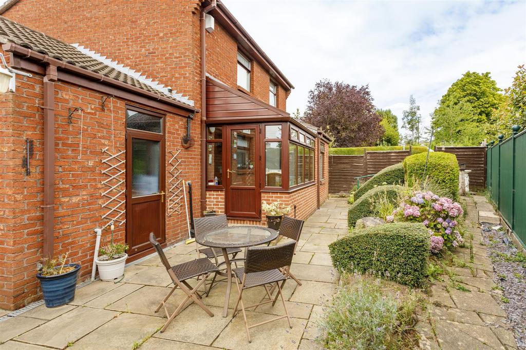 11 Atcheley Close 3.jpg