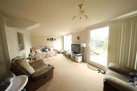 3 bedroom house for sale, Axdane, Hull