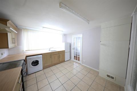 5 Axdane, Hull, HU6 9AE