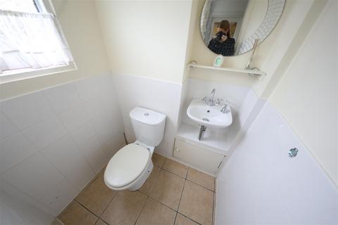 5 Axdane, Hull, HU6 9AE
