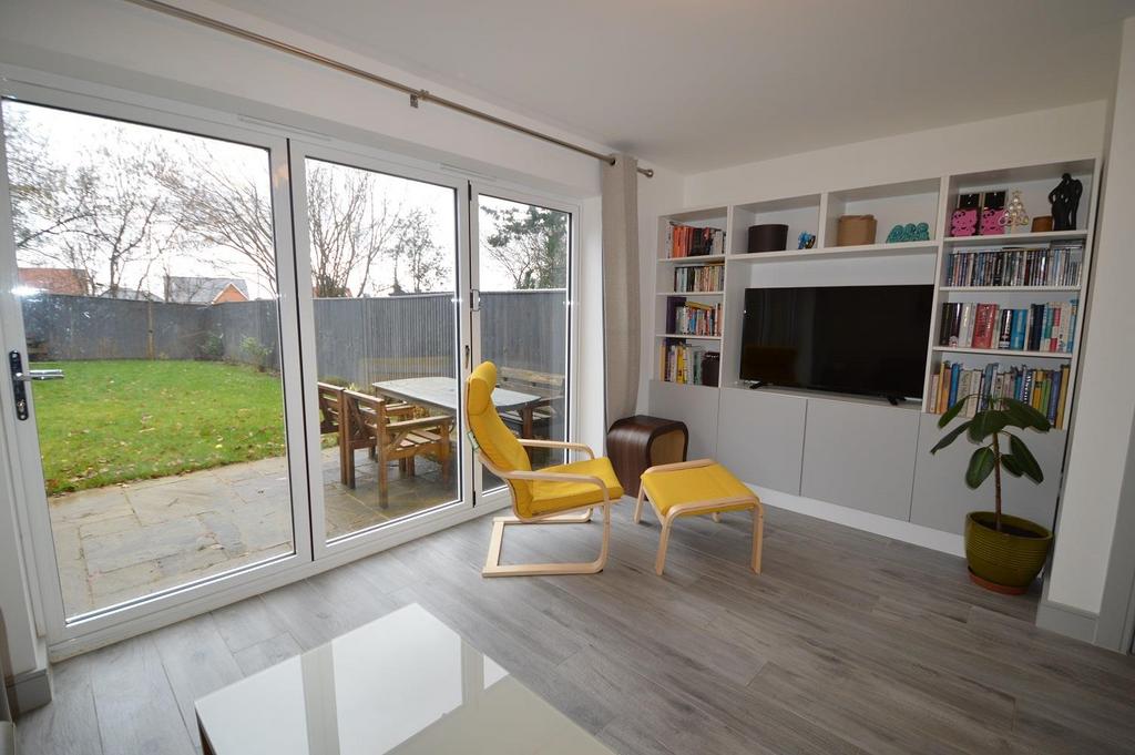 Living room 2.JPG