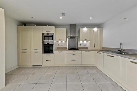 2 bedroom retirement property for sale, High Street, Hampton Hill, Hampton